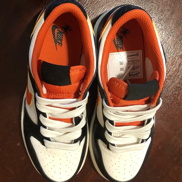 NIKE DUNKS LOW PREMIUM HALLOWEEN PRESCHOOL - Picture 6 of 8